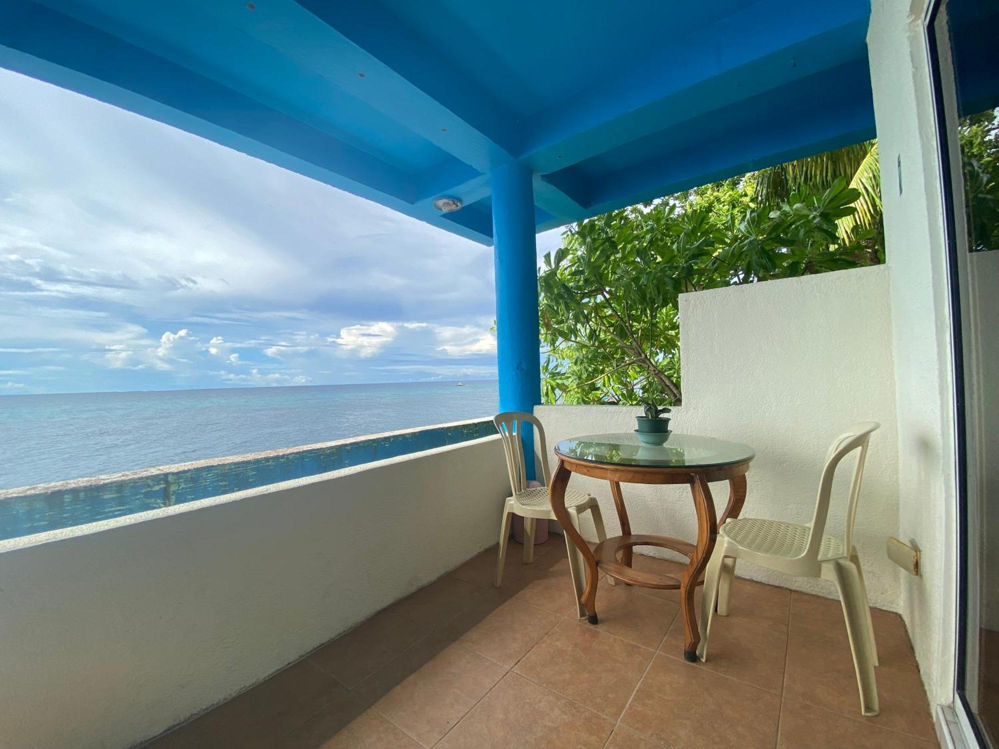 Camiguin Island Golden Sunset Beach Club Mambajao Bagian luar foto