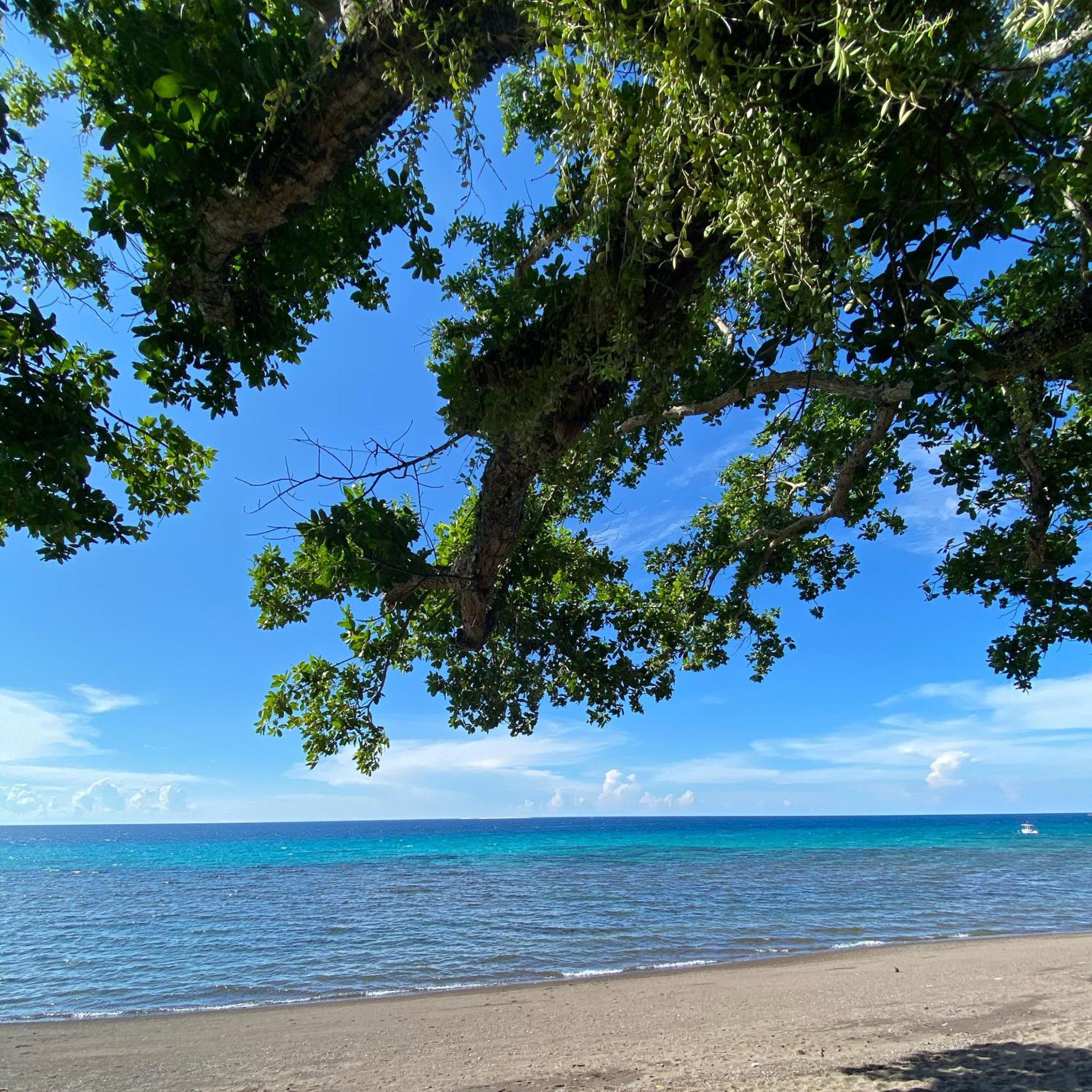 Camiguin Island Golden Sunset Beach Club Mambajao Bagian luar foto