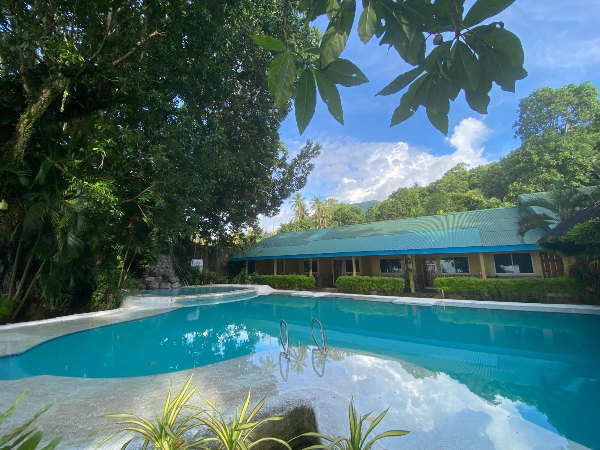 Camiguin Island Golden Sunset Beach Club Mambajao Bagian luar foto