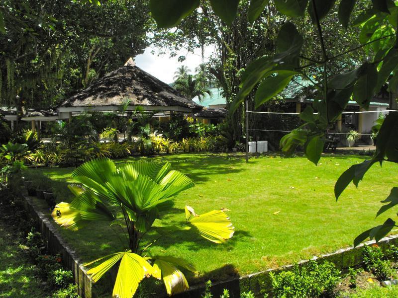 Camiguin Island Golden Sunset Beach Club Mambajao Bagian luar foto